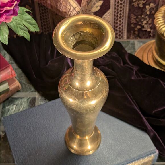 Vintage 11.5"H Solid Brass Tulip Shape Decorative Patina Vase, Handmade in India - Picture 2 of 8